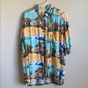 Out of the ordinary, hawaiian like shirt!